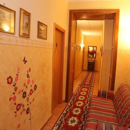 B&B Rinascente เปาลา ภายนอก รูปภาพ